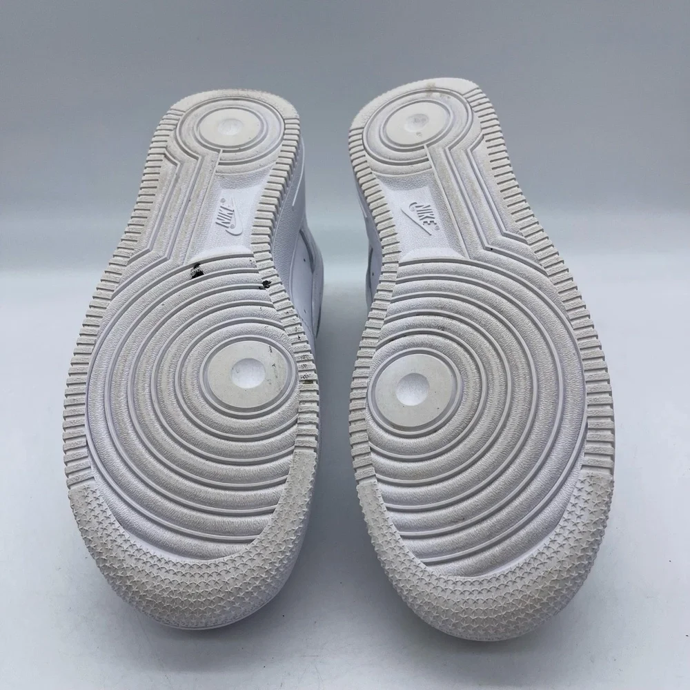 Nike Air Force 1 '07 Low CW2288-111 Men's Size 9 Shoes‎ Triple White Sneakers